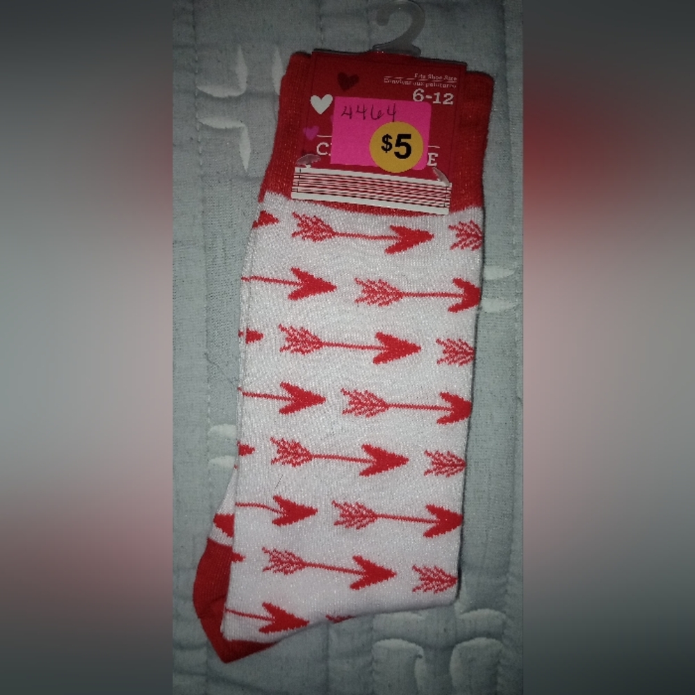 Red and White Arrow Pattern Socks